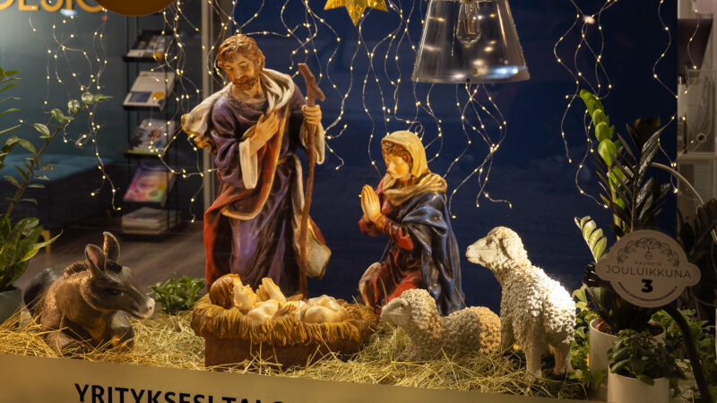 Kaleva osallistuu Kaunein jouluikkuna -kilpailuun!